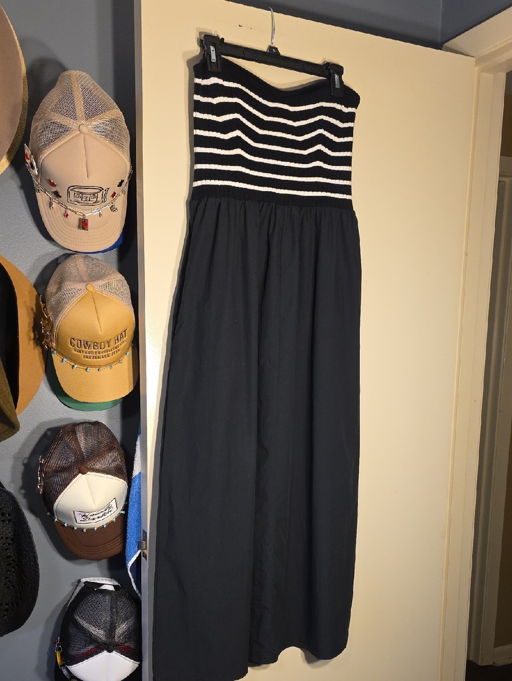 Universal Thread Black Strapless Maxi